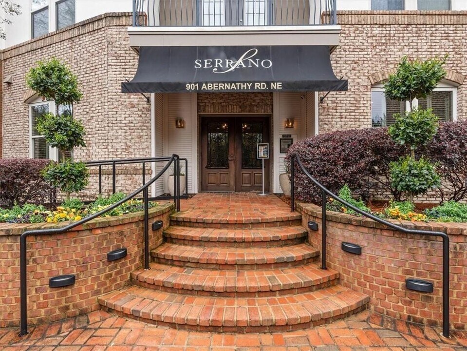 901 Abernathy Rd NE in Sandy Springs, GA - Building Photo