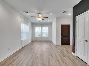 3536 Rebecca St in Houston, TX - Building Photo - Building Photo