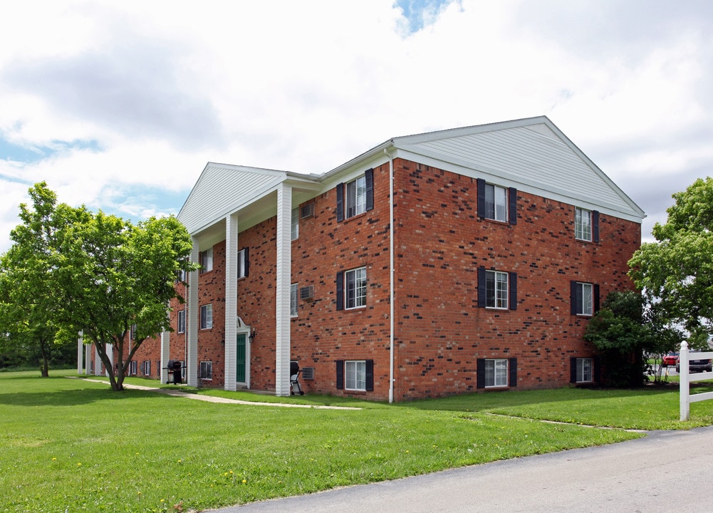 Greenbrier Apartments in Findlay, OH - Building Photo