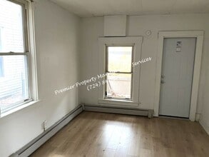 1206 9th Ave in Beaver Falls, PA - Building Photo - Building Photo
