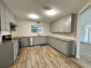 9322 Beringwood Dr in Houston, TX - Building Photo - Building Photo