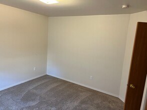 1703 W Fern Dr in Moses Lake, WA - Foto de edificio - Building Photo