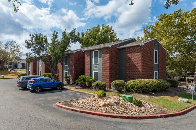 Patten East in Austin, TX - Building Photo - Building Photo