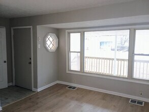 2010 E Laurel St in Springfield, IL - Foto de edificio - Building Photo