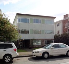 1056 W 13th Ave in Vancouver, BC - Building Photo