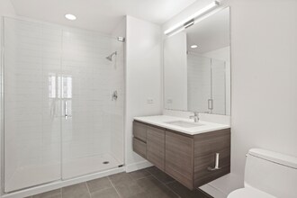 213 W Hubbard St in Chicago, IL - Building Photo - Building Photo