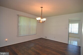 4004 Adelaide Dr in Mount Laurel, NJ - Building Photo - Building Photo