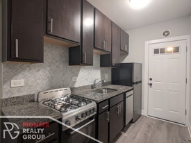 711 W Brompton Ave, Unit 37 Apartments