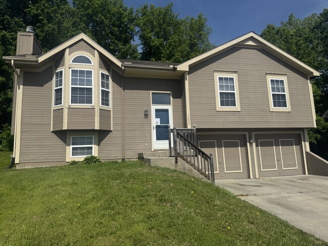 property at 5606 N Richmond Ave