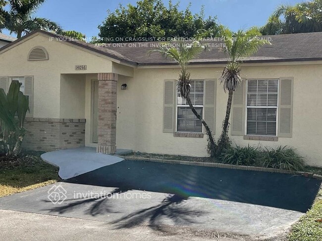 14056 Langley Pl in Davie, FL - Building Photo - Building Photo