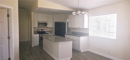 840 Elderberry St in Pahrump, NV - Building Photo - Building Photo