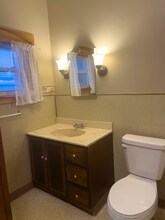 26 Orchard Ave, Unit 1 in Angola, NY - Foto de edificio - Building Photo