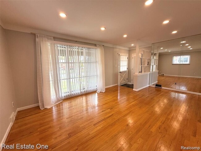 7627 Rosemary St in Dearborn Heights, MI - Building Photo - Building Photo