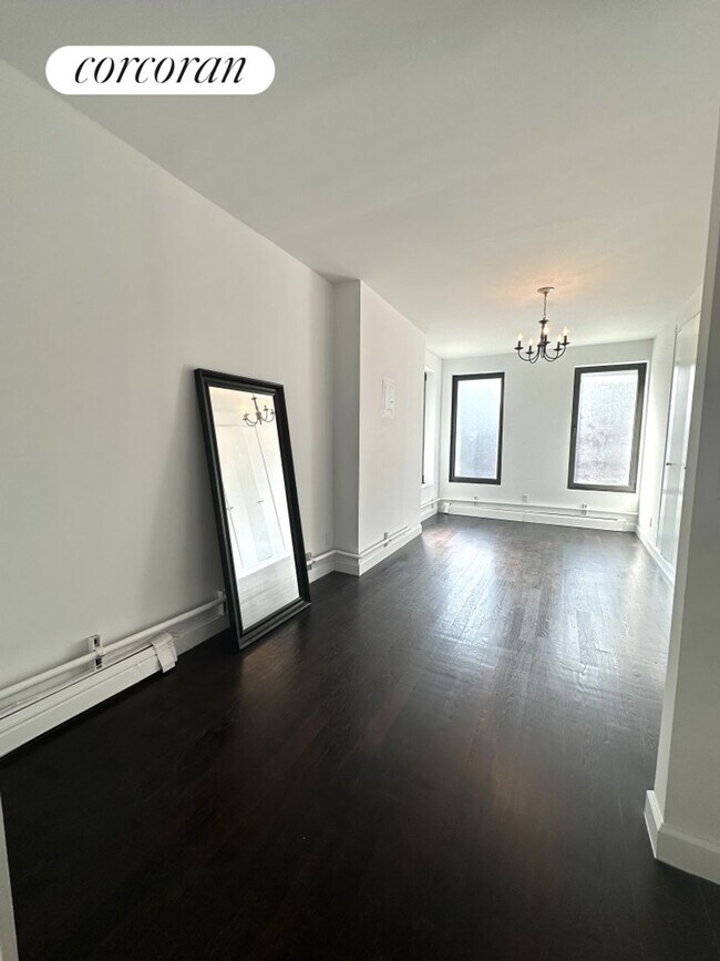 359 W 53rd St in New York, NY - Building Photo - Building Photo