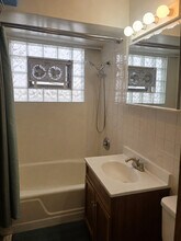 6910 N Rosemary Ln in Niles, IL - Building Photo - Building Photo