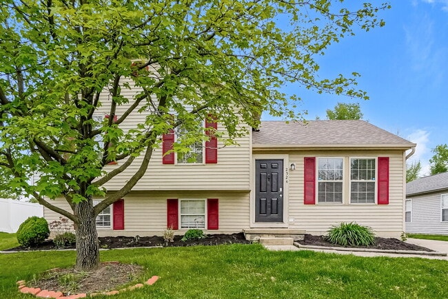 property at 2524 Bridlewood Ct