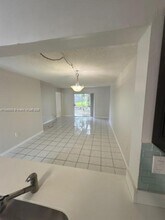 422 NE 210th Cir Terrace in Miami, FL - Building Photo - Building Photo