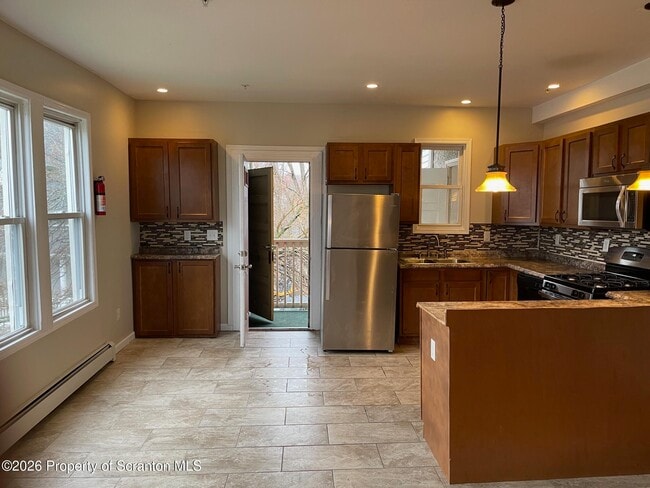 1612 Capouse Ave in Scranton, PA - Building Photo - Building Photo