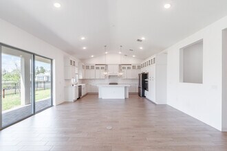 3412 Armen Dr in Merritt Island, FL - Foto de edificio - Building Photo