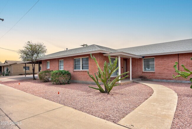 1301 W Osborn Rd in Phoenix, AZ - Building Photo - Building Photo
