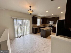 105 Fredericksburg Dr in Stephens City, VA - Building Photo - Building Photo