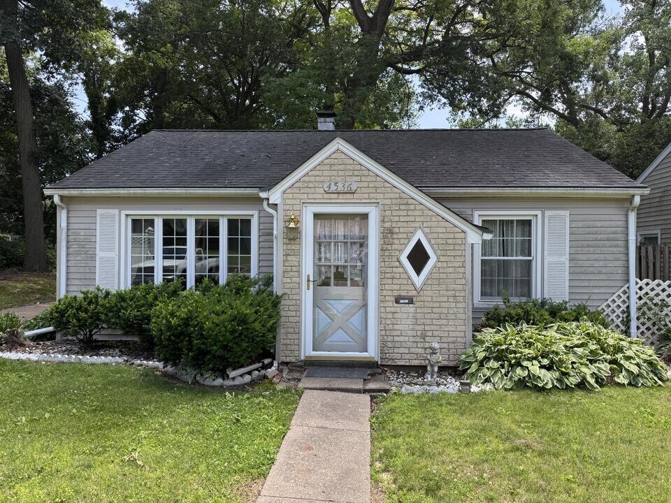 4536 23rd Ave in Rock Island, IL - Building Photo