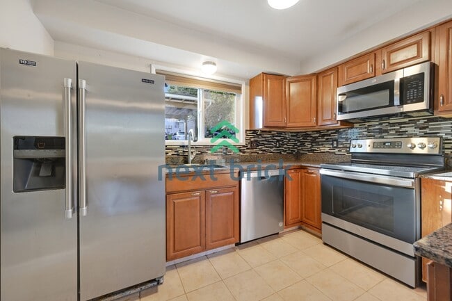 18910 Bothell Everett Hwy in Bothell, WA - Building Photo - Building Photo