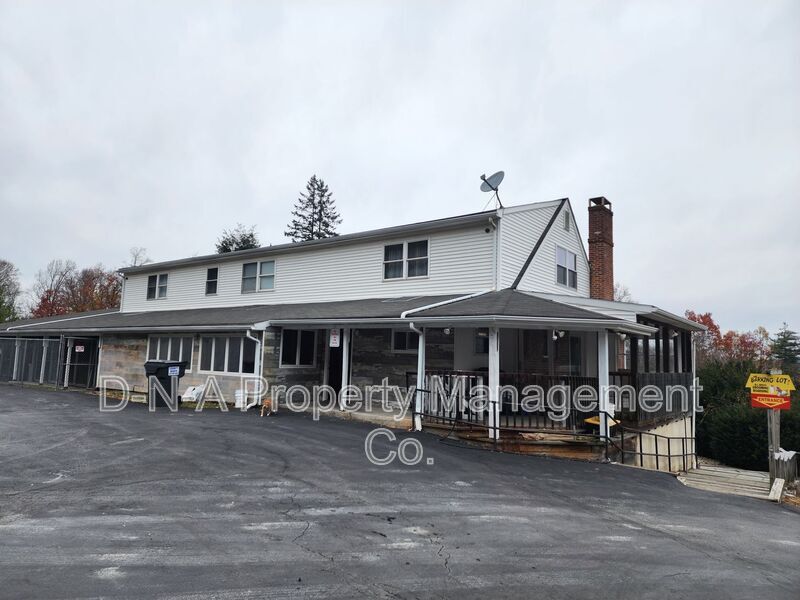 211 Friemann Ln in Sciota, PA - Building Photo