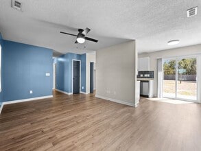 23 Crown Point Rd in Hubert, NC - Building Photo - Building Photo