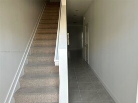 822 SW 11th Ter in Florida City, FL - Building Photo