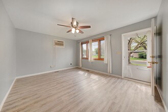1204 N Mathews Ave in Urbana, IL - Building Photo - Building Photo