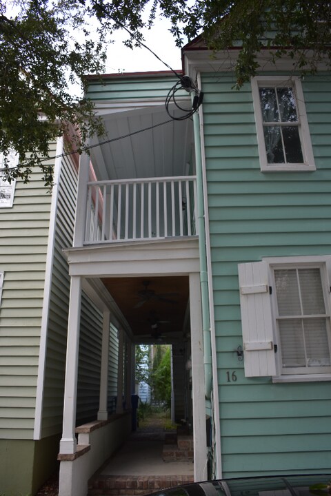 16 Duncan St in Charleston, SC - Building Photo