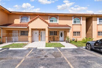 3375 W 76th St in Hialeah, FL - Building Photo - Building Photo