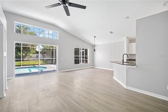 5513 Terrain De Golf Dr in Lutz, FL - Building Photo - Building Photo