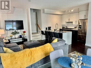 4070 Parkside Village Dr in Mississauga, ON - Building Photo - Building Photo