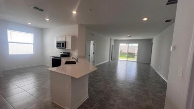 2023 Punch Bowl Ave in Davenport, FL - Building Photo - Building Photo