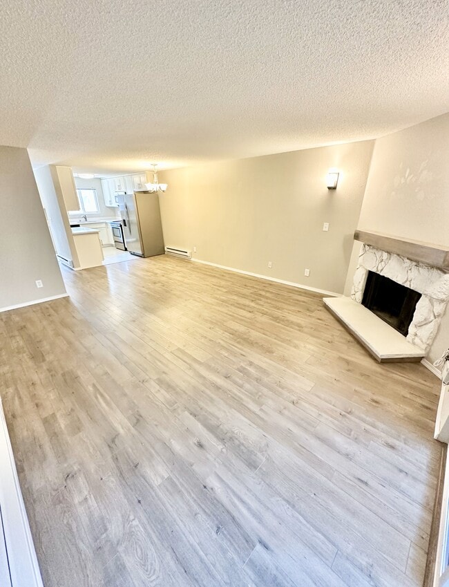 14537 NE 40th St, Unit H103 in Bellevue, WA - Building Photo - Building Photo