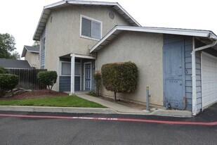N. North St in Santa Maria, CA - Building Photo