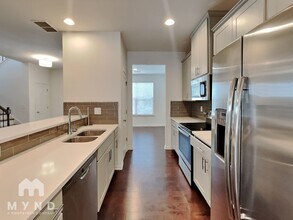 842 Regal Ln in Atlanta, GA - Building Photo - Building Photo