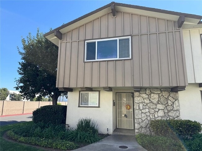 11115 Slater Ave in Fountain Valley, CA - Building Photo - Building Photo