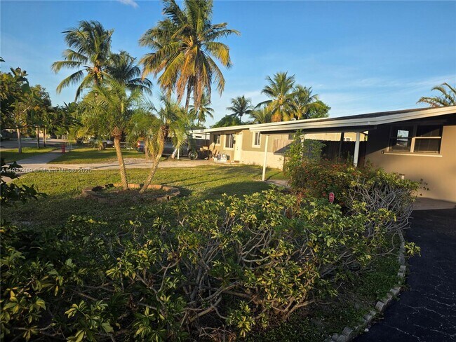 4138 NW 12th Terrace in Fort Lauderdale, FL - Building Photo - Building Photo