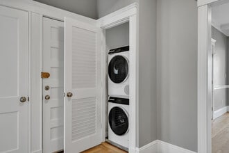 142 Sutherland Rd, Unit 2 in Boston, MA - Foto de edificio - Building Photo