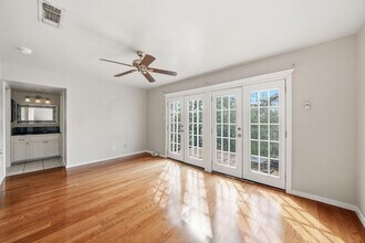 606 W Lynn St, Unit 10 in Austin, TX - Foto de edificio - Building Photo