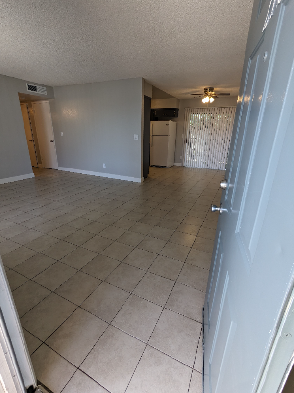property at 815 N Peach Ave