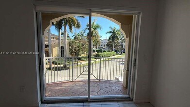 8970 W Flagler St in Miami, FL - Building Photo - Building Photo