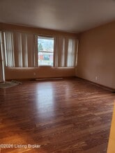 3413 Calais Dr in Jeffersontown, KY - Foto de edificio - Building Photo