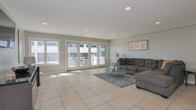 137 S Berkley Sq in Atlantic City, NJ - Building Photo - Building Photo