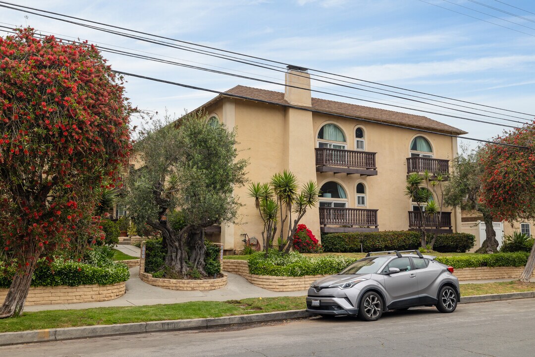 Casa del Ray in Playa Del Rey, CA - Building Photo