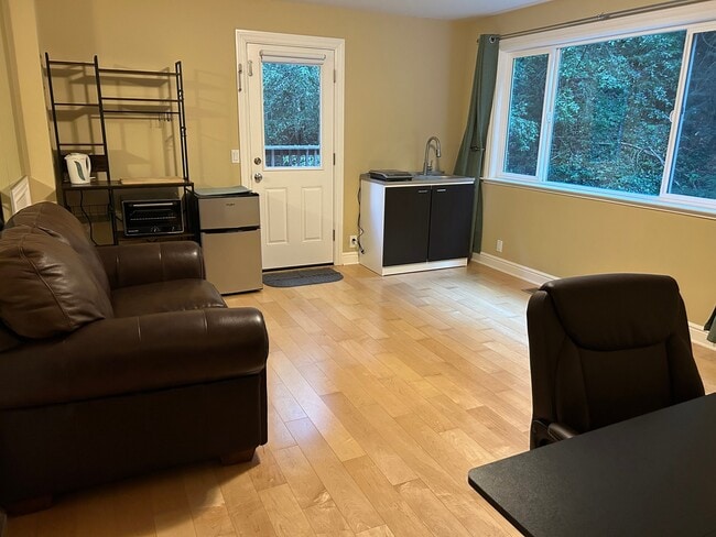 property at 435 Hubbard Gulch Rd