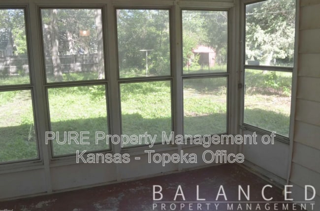 1743 SW Mission Ave in Topeka, KS - Building Photo - Building Photo